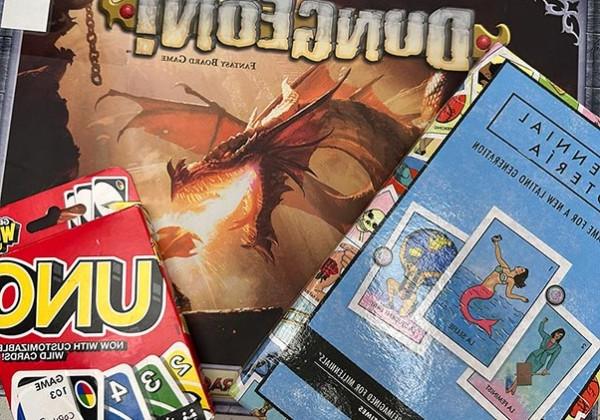 Board games displayed are UNO, Millenial Loteria and Dungeons and Dragons